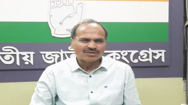 ছক্কা পাঞ্জা করে রাজ্য চালাচ্ছেন মমতা! ব্রিটিশ আমলের সঙ্গে তৃণমূল শাসনের তুলনা অধীর চৌধুরীর 