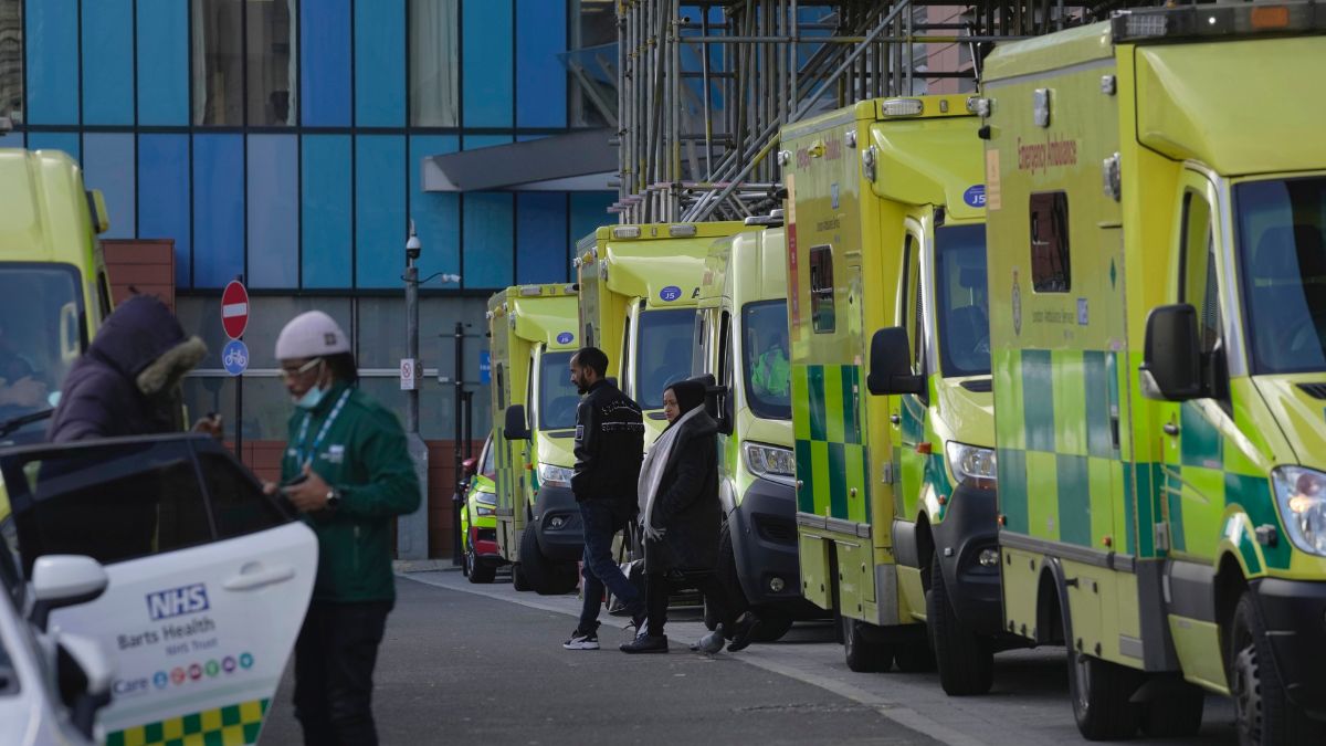 পদপিষ্ট হয়ে মর্মান্তিক মৃত্যু ১২ জনের পদপিষ্ট হয়ে মর্মান্তিক মৃত্যু ১২ জনের