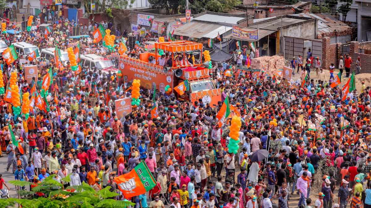 পঞ্চায়েতের আগেই বিজেপির মহাপরিকল্পনা, বাংলায় আসছেন মোদী-সহ তিন শীর্ষনেতা পঞ্চায়েতের আগেই বিজেপির মহাপরিকল্পনা, বাংলায় আসছেন মোদী-সহ তিন শীর্ষনেতা
