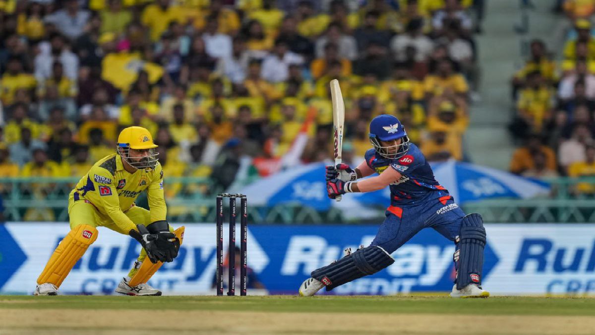 আয়ুষ বাদোনি