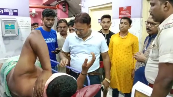 ভরদুপুরে প্রকাশ্যে বজবজ রোডের উপর চলল গুলি! ভরদুপুরে প্রকাশ্যে বজবজ রোডের উপর চলল গুলি!