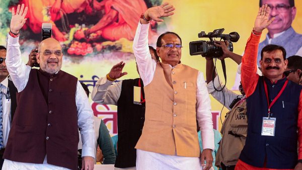 কর্নাটকে হার বিজেপির হিন্দুত্ব তাসে জোর ধাক্কা!