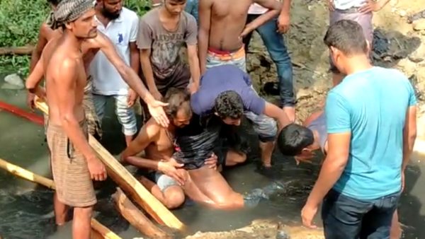 পোস্তা ও মাঝেরহাটের পর হুড়মুড়িয়ে ভেঙে পড়ল তমলুকের সেতু