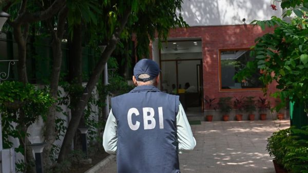 সিবিআইয়ের নজরে একাধিক শুল্ক আধিকারিক 