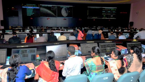 চন্দ্রযান ৩-এর উৎক্ষেপণের তারিখ নির্ধারণ করে ফেলল ইসরো চন্দ্রযান ৩-এর উৎক্ষেপণের তারিখ নির্ধারণ করে ফেলল ইসরো