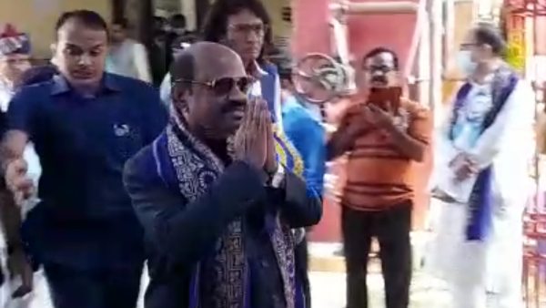 জোড়াসাঁকোর অনুষ্ঠান মঞ্চ থেকে কড়া বার্তা রাজ্যপালের