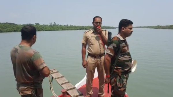 ধেয়ে আসছে ঘূর্ণিঝড় মোখা