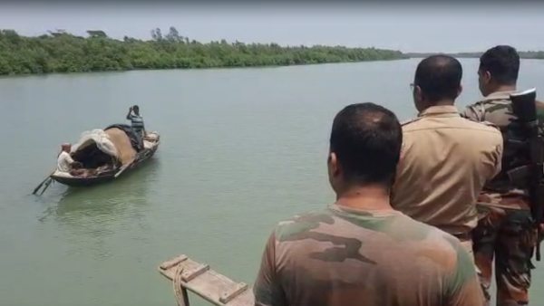 ধেয়ে আসছে ঘূর্ণিঝড় মোখা