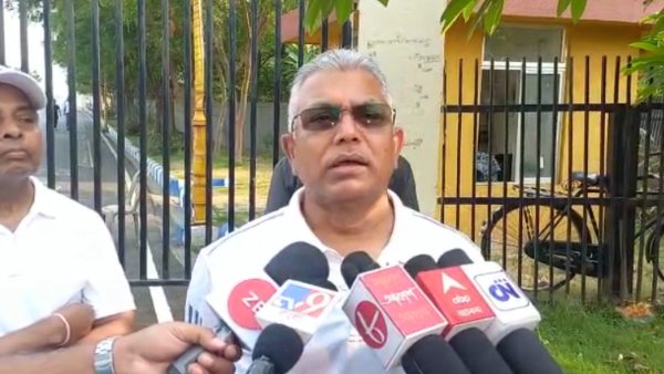 সমালোচনা-বিভ্রান্ত করাই কাজ, কটাক্ষ দিলীপ ঘোষের 