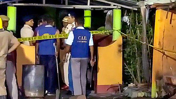 এগরা বিস্ফোরণ কাণ্ডে CID-তেই আস্থা রাখল হাইকোর্ট এগরা বিস্ফোরণ কাণ্ডে CID-তেই আস্থা রাখল হাইকোর্ট
