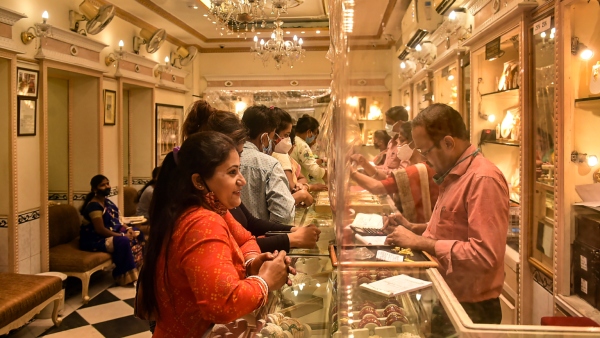 দাম বাড়ল সোনা ও রুপোর! দাম বাড়ল সোনা ও রুপোর!