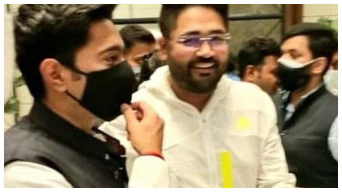 অভিষেক বন্দ্যোপাধ্যায় কুন্তল ঘোষ অভিষেক বন্দ্যোপাধ্যায় কুন্তল ঘোষ