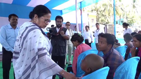 ৬ মাস পরেই দিল্লি বদলাবে, ২৪-এর আগেই পরিবর্তনের বার্তা মমতার