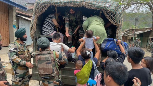 মনিপুরে জাতিগত বিরোধের জন্য দায়ী কে বা কারা? মনিপুরে জাতিগত বিরোধের জন্য দায়ী কে বা কারা?