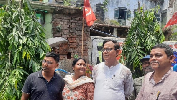 একইসঙ্গে বিজেপি ও তৃণমূলকে নিশানা মহঃ সেলিমের একইসঙ্গে বিজেপি ও তৃণমূলকে নিশানা মহঃ সেলিমের