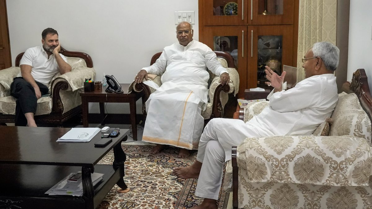 কংগ্রেস ১২ জুনের জোট বৈঠক স্থগিত কংগ্রেস ১২ জুনের জোট বৈঠক স্থগিত