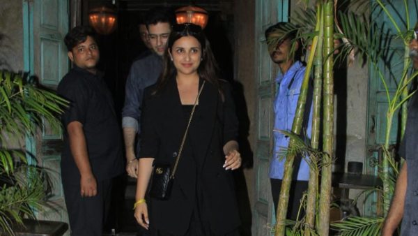 ডিনার ডেটে রাঘব ও পরিণীতি! ডিনার ডেটে রাঘব ও পরিণীতি!
