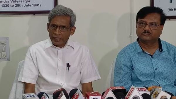 নিয়ম মেনেই চাকরি-প্রশিক্ষণ! ৩৬ হাজার শিক্ষকের চাকরি বাতিলের নির্দেশকে চ্যালেঞ্জের সিদ্ধান্ত প্রাথমিক পর্ষদের