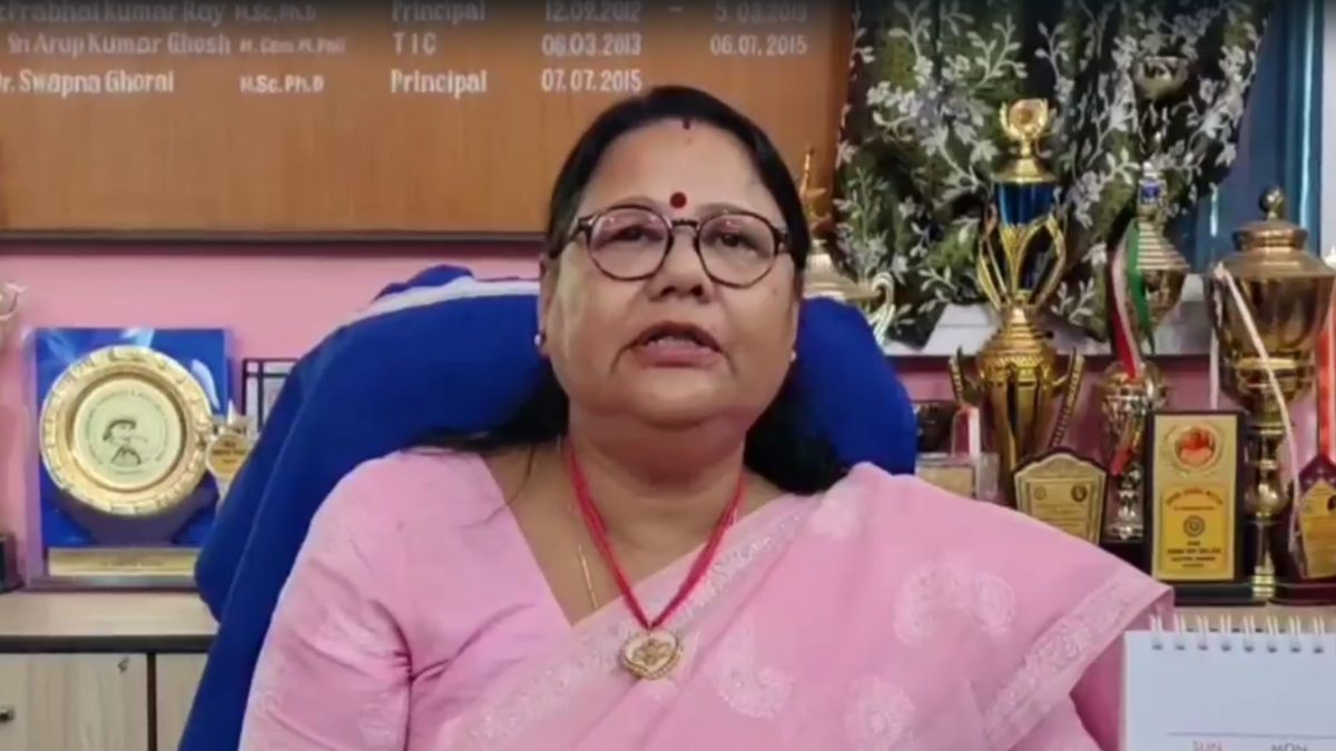 নব জোয়ারের ধাক্কায় পিছিয়ে গেল কলেজের পরীক্ষা নব জোয়ারের ধাক্কায় পিছিয়ে গেল কলেজের পরীক্ষা