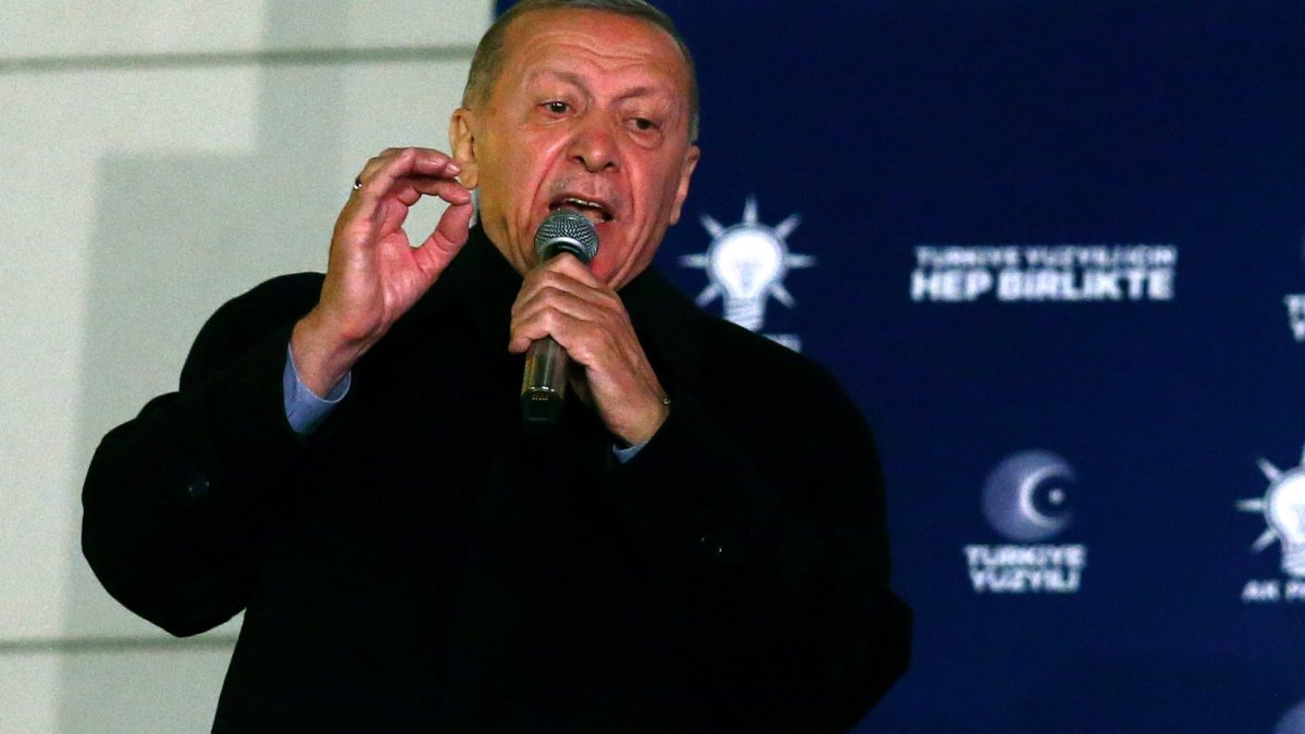 তুরস্কের প্রেসিডেন্ট এরদোগান ঐতিহাসিক নির্বাচনে জয়ী তুরস্কের প্রেসিডেন্ট এরদোগান ঐতিহাসিক নির্বাচনে জয়ী