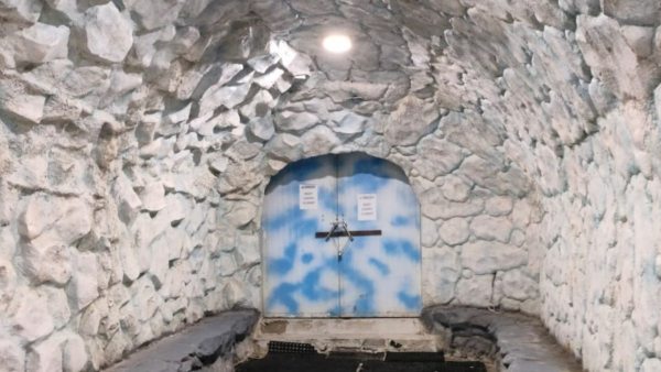 কলকাতাই নিন তুষারপাতের মজা