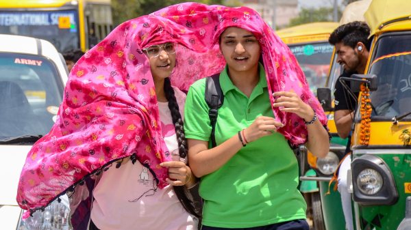 দুদিন বাংলার নয় জেলায় তাপপ্রবাহের সতর্কবার্তা