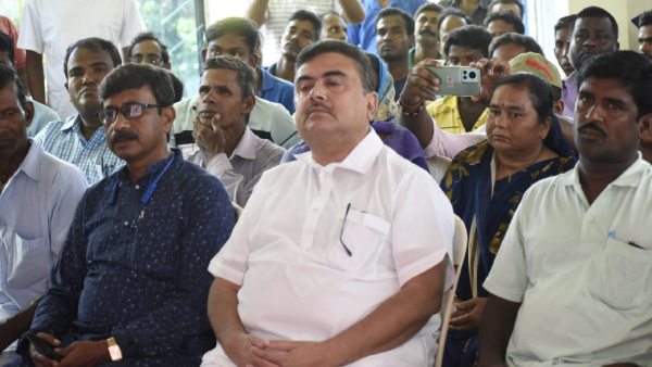 মোদীর SPG নিরাপত্তাকে হার মানাবে ভাইপো, কটাক্ষ শুভেন্দুর মোদীর SPG নিরাপত্তাকে হার মানাবে ভাইপো, কটাক্ষ শুভেন্দুর