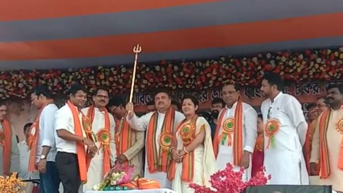 ঢাকি-সহ বিসর্জন তৃণমূলকে, বার্তা শুভেন্দুর ঢাকি-সহ বিসর্জন তৃণমূলকে, বার্তা শুভেন্দুর