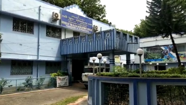 শিক্ষককে হুমকি তৃণমূল নেতার 