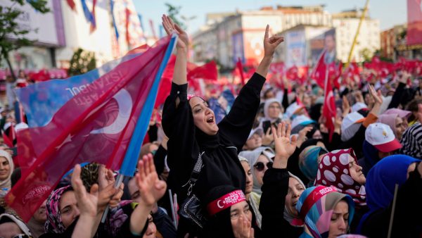 তুরস্কের প্রেসিডেন্ট এরদোগান ঐতিহাসিক নির্বাচনে জয়ী তুরস্কের প্রেসিডেন্ট এরদোগান ঐতিহাসিক নির্বাচনে জয়ী
