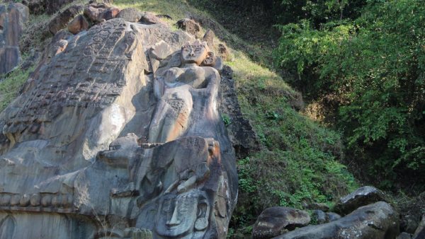 ঊনকোটি দেবদেবী একসঙ্গে বিরাজ করেন এখানে