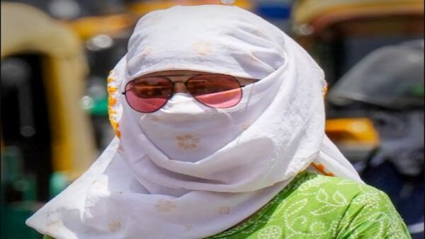 উত্তর ভারতের বেশ কিছু অংশে তাপমাত্রা পেরোল ৪৬ ডিগ্রি! ধূলোঝড়ের পাশাপাশি শিলাবৃষ্টির সতর্কবার্তা উত্তর ভারতের বেশ কিছু অংশে তাপমাত্রা পেরোল ৪৬ ডিগ্রি! ধূলোঝড়ের পাশাপাশি শিলাবৃষ্টির সতর্কবার্তা