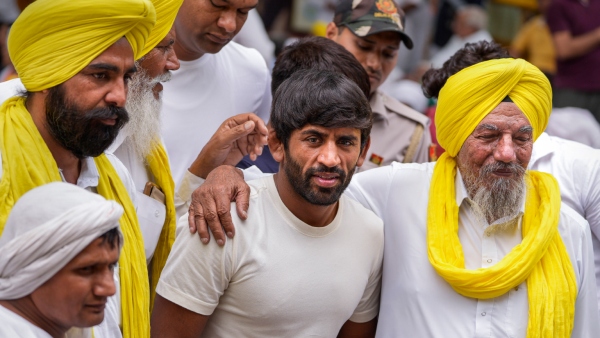 কৃষকদের গতিবিধি নিয়ে নতুন উত্তেজনা দিল্লিতে