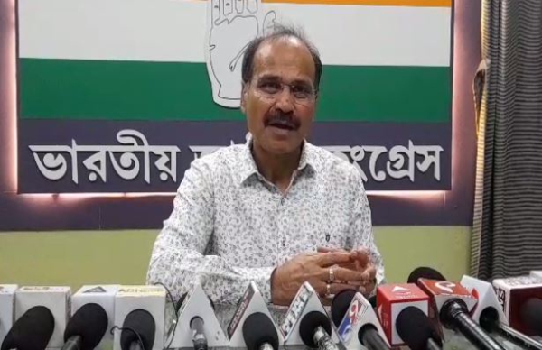 অধীর-গড়ে বিদ্রোহের আঁচ তৃণমূলে অধীর-গড়ে বিদ্রোহের আঁচ তৃণমূলে