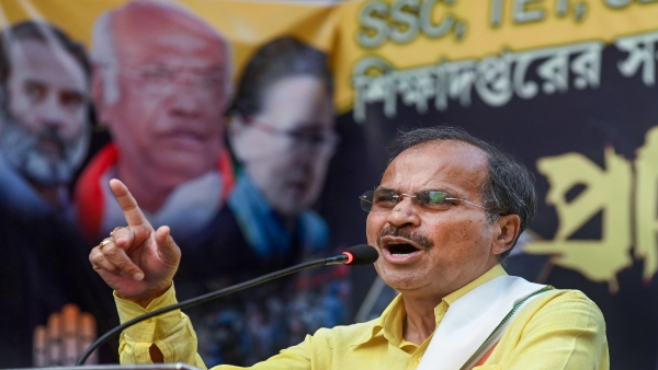 মমতা ভার্চুয়াল মুখ্যমন্ত্রী, ভোট-সন্ত্রাসে চ্যালেঞ্জ অধীরের মমতা ভার্চুয়াল মুখ্যমন্ত্রী, ভোট-সন্ত্রাসে চ্যালেঞ্জ অধীরের
