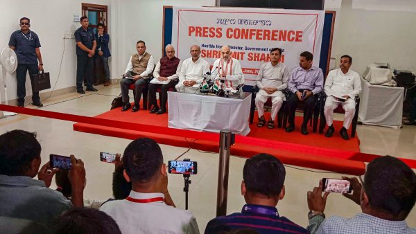 শান্তি রক্ষায় কড়া নির্দেশ কেন্দ্রীয় স্বরাষ্ট্রমন্ত্রীর