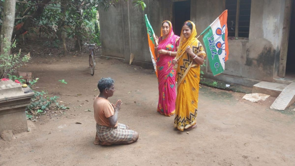 সংসার সামলে ভোটের ময়দানে দুই যা! 