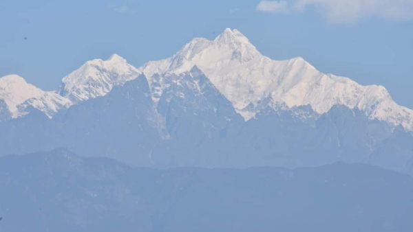 ঘরে বসেই কাঞ্চনজঙ্ঘা
