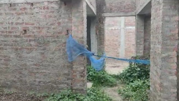 বাসন্তিতে ব্যাগ ভর্তি তাজা বোমা উদ্ধার