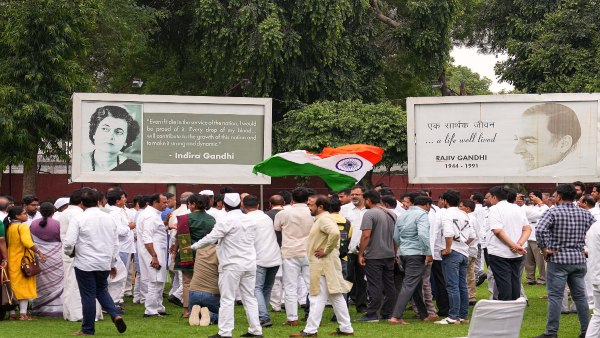 তেলেঙ্গানায় কংগ্রেসে যোগ দেবেন কেসিআরের দলের ৩৫ নেতা