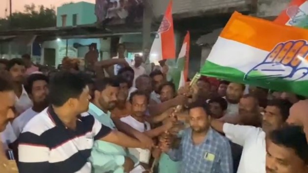 তৃণমূল ভেঙে বাড়ছে কংগ্রেস