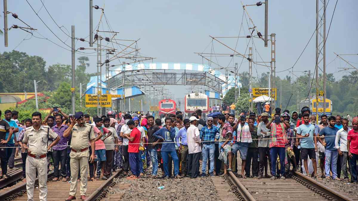 ‘কবচ’ চালুর পরও মিলল না সুরক্ষা ‘কবচ’ চালুর পরও মিলল না সুরক্ষা