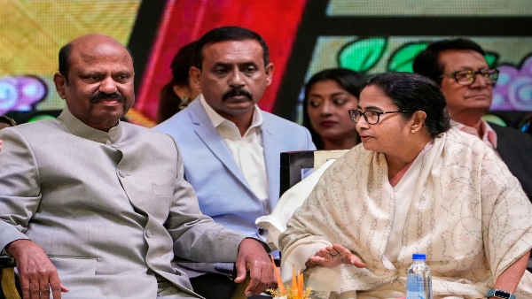 পশ্চিমবঙ্গ দিবস পালনে যুদ্ধ জারি মমতার