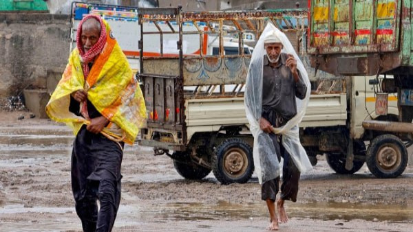 ঘন্টায় ১৪০ কিমি বেগে বইতে পারে ঝড়! 