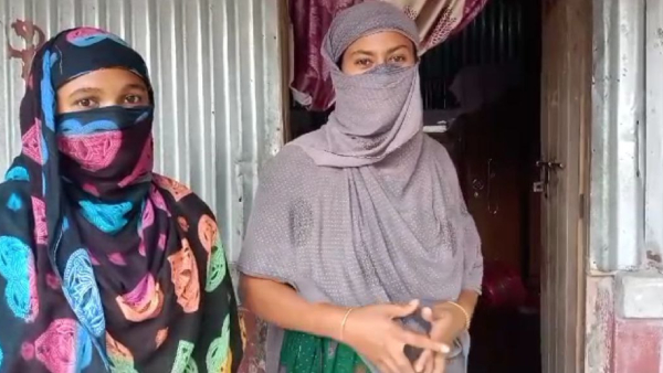 আতঙ্কিত মহিলারা