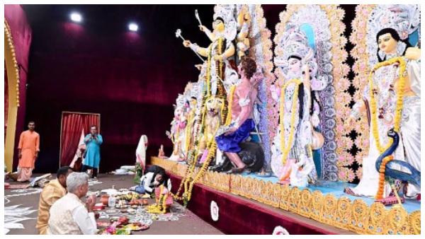  দুর্গাপুজোট ফরেন ট্রিপ