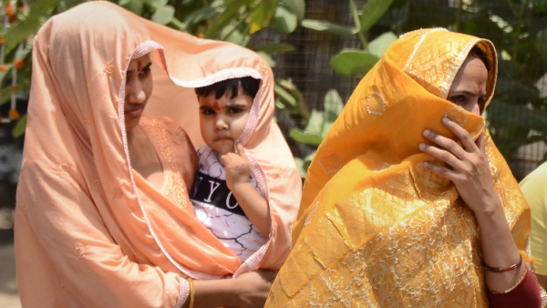 ভয়ঙ্কর গরমে পুড়ছে দেশের একাংশ, ঘটছে মৃত্যু! ভয়ঙ্কর গরমে পুড়ছে দেশের একাংশ, ঘটছে মৃত্যু!