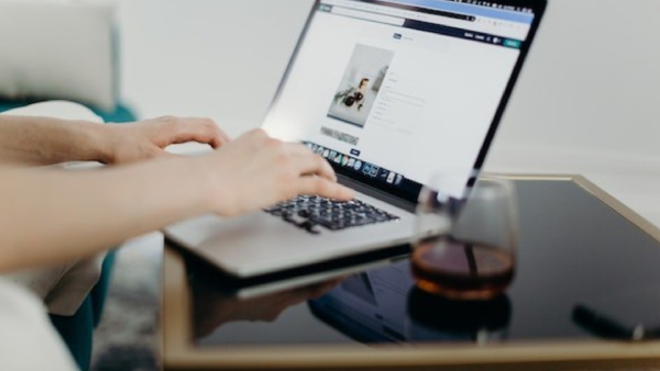 বাড়িতে বসেই মোটা অঙ্কের রোজগার করতে চান! বাড়িতে বসেই মোটা অঙ্কের রোজগার করতে চান!