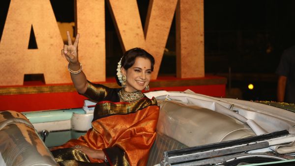 বিয়ের আমন্ত্রণ পত্র দিলেন কঙ্গনা! বিয়ের আমন্ত্রণ পত্র দিলেন কঙ্গনা!