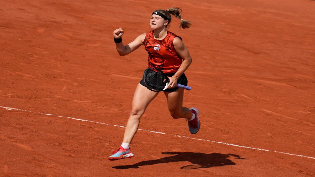 ক্যারোলিনা মুচোভা ক্যারোলিনা মুচোভা